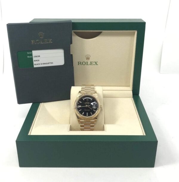 Rolex Day-Date 18k Yellow Gold 40mm M228238